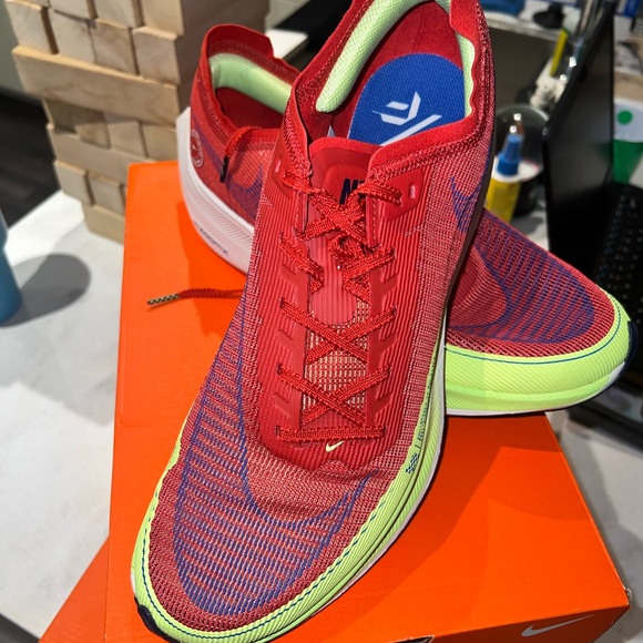 Size 13 - Nike ZoomX Vaporfly NEXT% 2 Red Clay Ghost Green - Picture 3 of 6